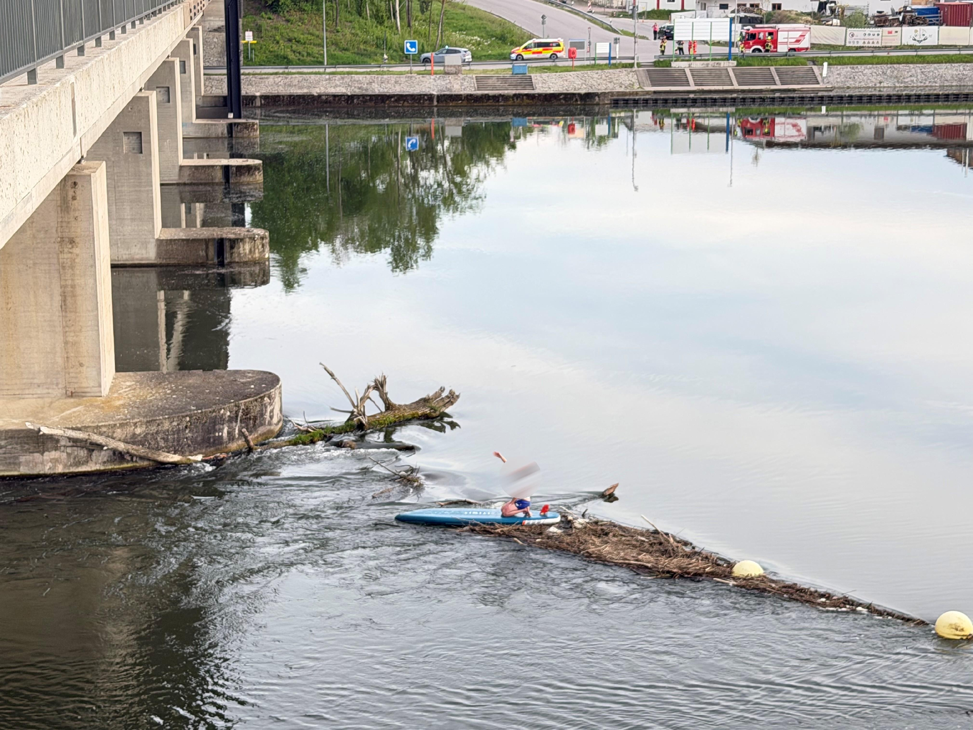 Einsatzfoto Person in Wassernot